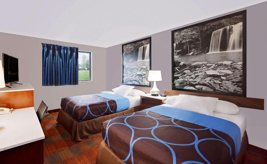 Super 8 by Wyndham Fayetteville image 15