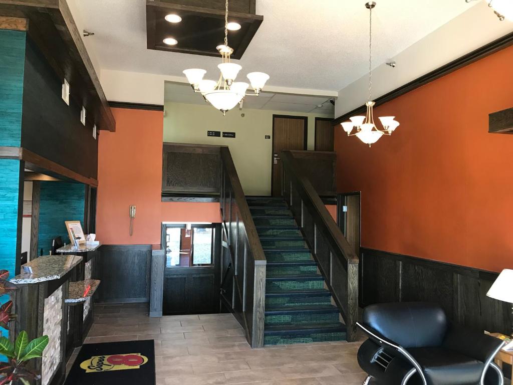 Super 8 by Wyndham Fayetteville image 18