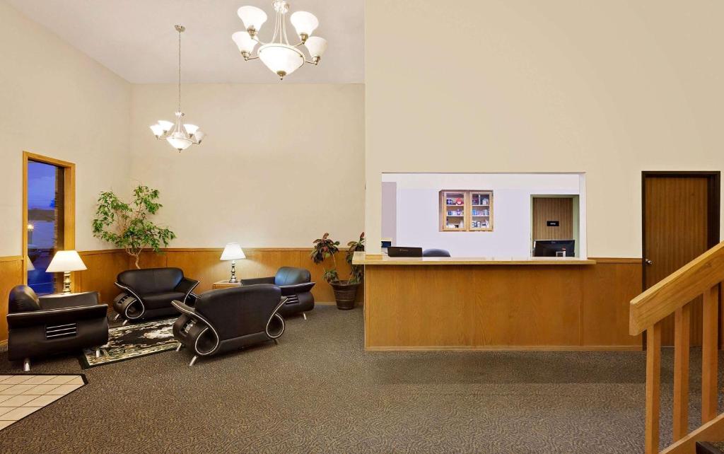 Super 8 by Wyndham Fayetteville image 8